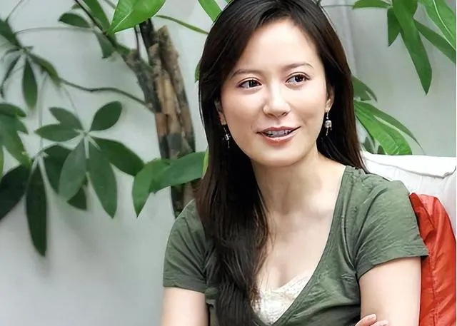 俞飞鸿54岁未婚未育,与窦文涛同住一小区二十年:情报图 俞飞鸿54岁未婚未育,与窦文涛同住一小区二十年:情报图