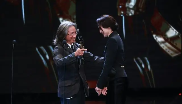 舒淇凭《女孩》获第44届香港电影金像奖新晋导演奖:资讯配图 舒淇凭《女孩》获第44届香港电影金像奖新晋导演奖:资讯配图