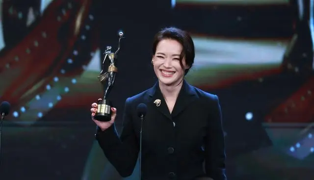 舒淇凭《女孩》获第44届香港电影金像奖新晋导演奖:情报图 舒淇凭《女孩》获第44届香港电影金像奖新晋导演奖:情报图