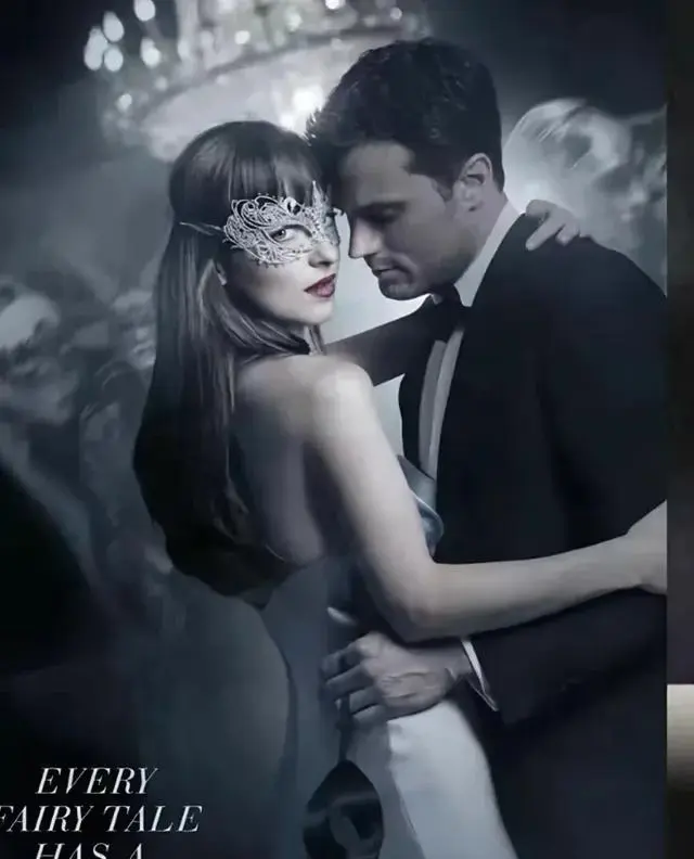 《五十度灰》三部曲Netflix重映引重刷潮,2.8亿话题阅读量再现现象级传播 | 资讯配图 《五十度灰》三部曲Netflix重映引重刷潮,2.8亿话题阅读量再现现象级传播 | 资讯配图