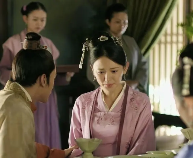 顾偃开对顾廷煜与顾廷烨情感差异获观众持续讨论：情报图