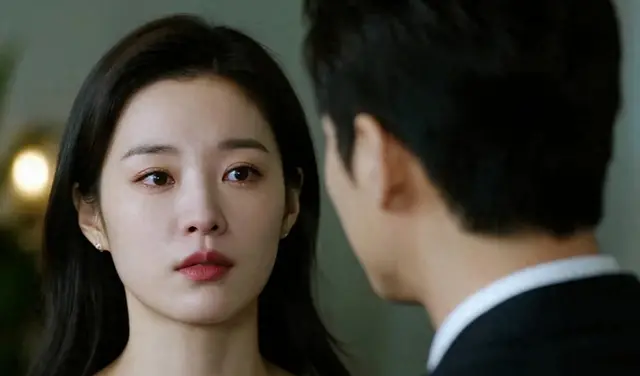 秦淮舟与时蔓妮离婚五年后重逢，花店对峙引发情感张力：细节速览