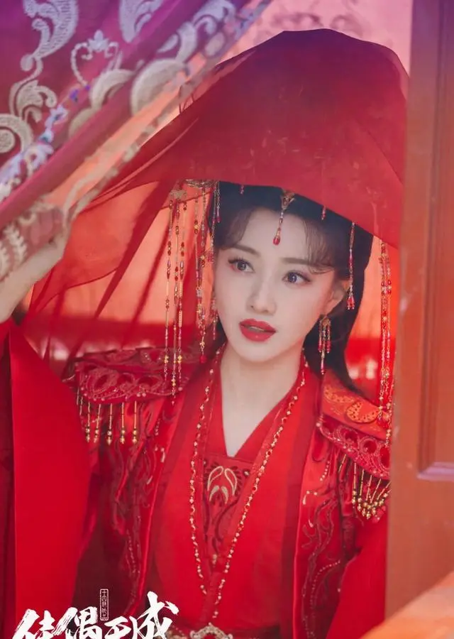 《佳偶天成》女演员阵容解析：黄羿左盈盈登顶，王鹤润辛湄妆造引观感分歧：细节速览