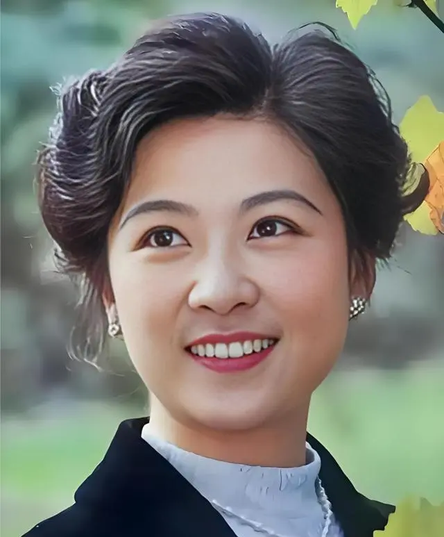 王心刚与王馥荔五年后终合作《绿海天涯》：情报图