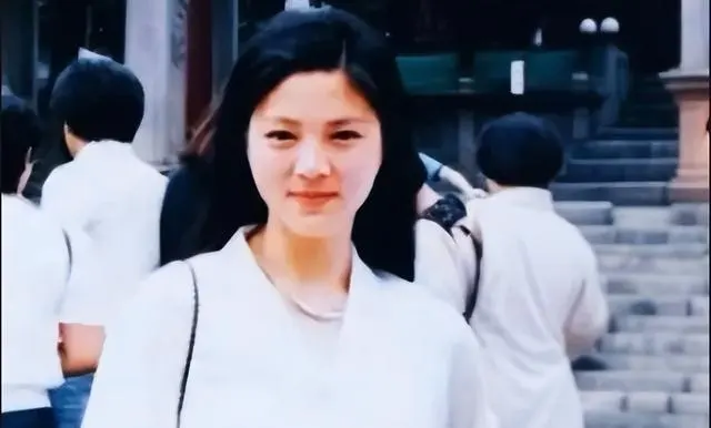 袁玫演袭人被王扶林导演“化丑”实录：黄梅戏台柱子如何成为87版《红楼梦》最稳丫鬟：情报图