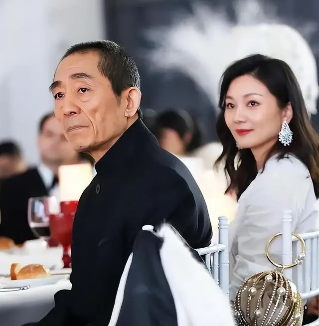 张艺谋76岁片场实录：《三体》筹备中坚持每日四小时睡眠：资讯配图